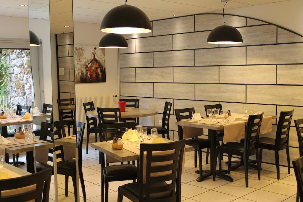 Hotel Restaurant Aux Genets D'Or Mandailles-Saint-Julien Buitenkant foto